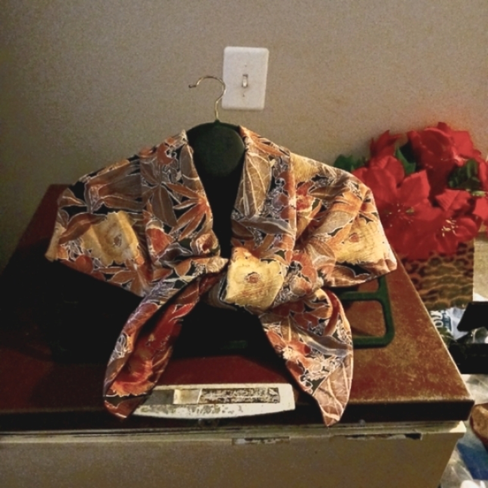 Vintage Well Designed Floral Patterned Scarf - image 1